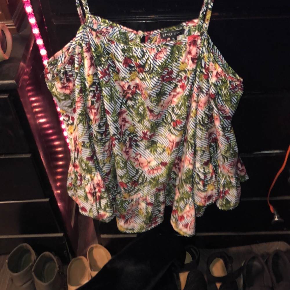 Open shoulder top